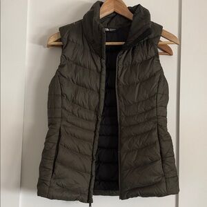 The North Face 550 Puffer Vest